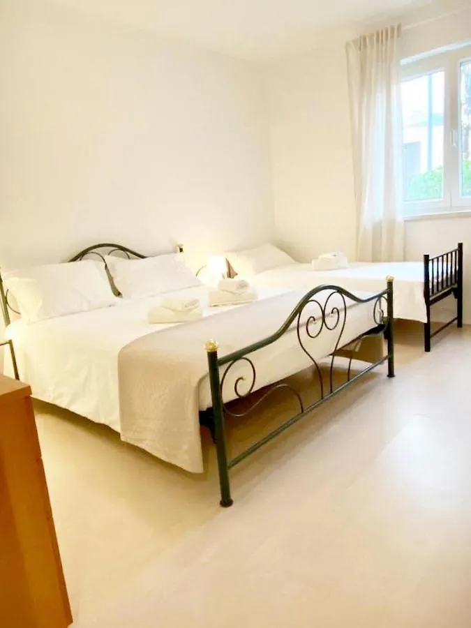 Villa Ortensie Apartments Funtana Croatia