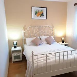  Apartment Mari